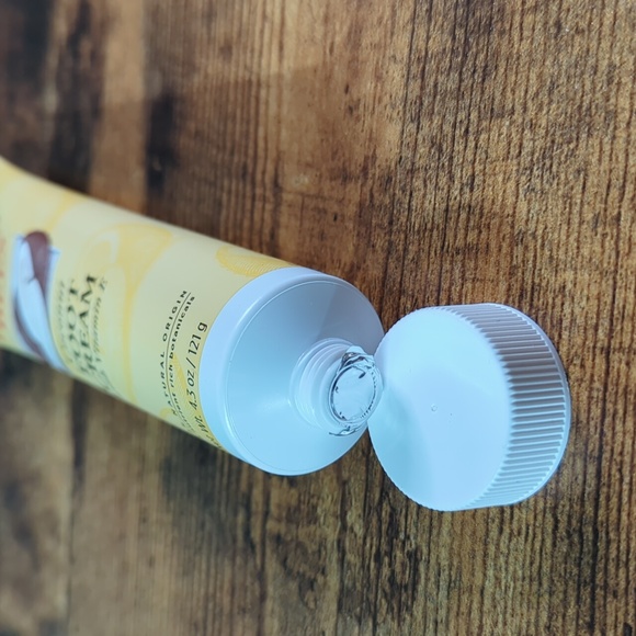 Burt's Bees Cream & Salve Gift Set - Picture 4 of 4